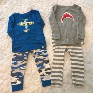2 pairs of gap pajama’s